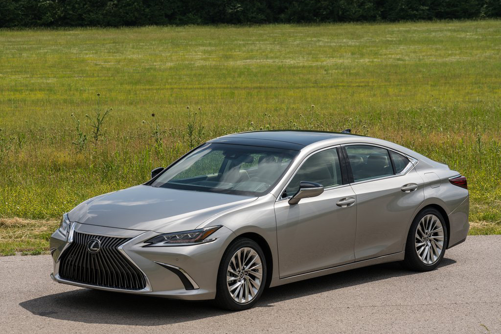 Lexus-ES-2019-1024-07.jpg