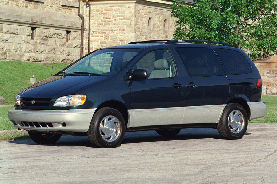 Toyota-Sienna-2021-1600-14.jpg