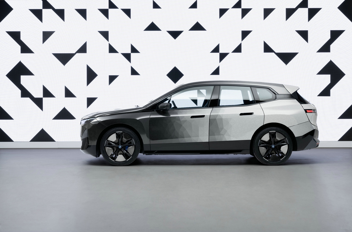 2022-BMW-iX-Flow-e-ink-9.jpg