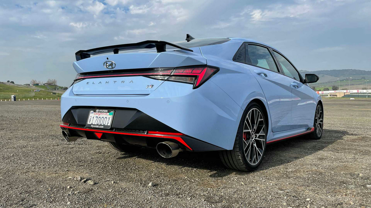 2022-hyundai-elantra-n-exterior-rear-quarter.jpg