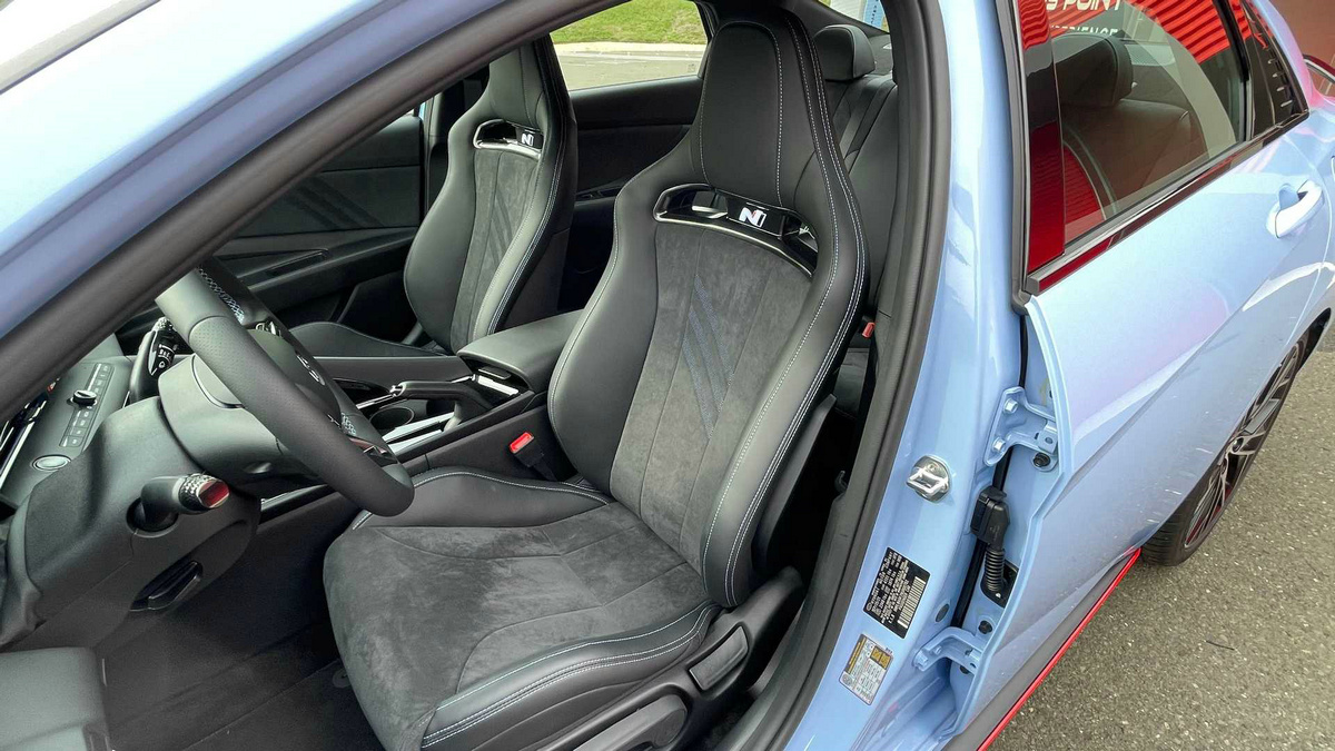 2022-hyundai-elantra-n-interior-front-seat.jpg