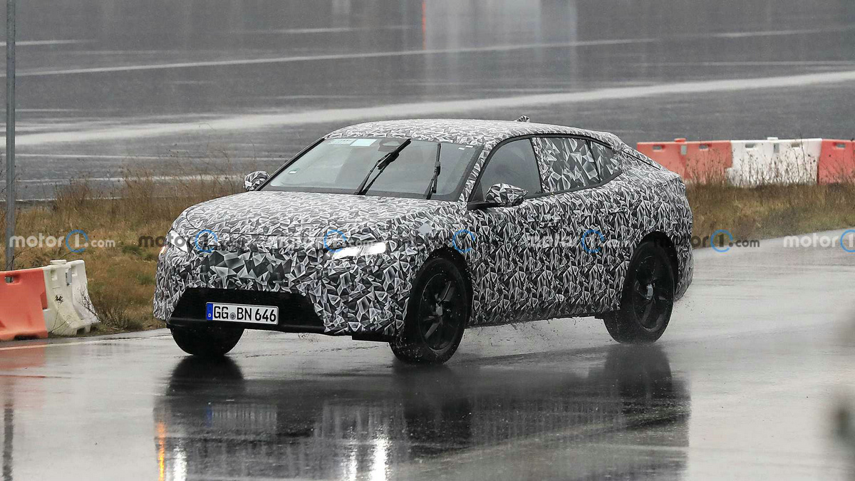 2023-peugeot-4008-spy-photo (1).jpg