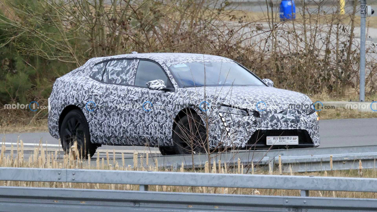 2023-peugeot-4008-spy-photo (5).jpg