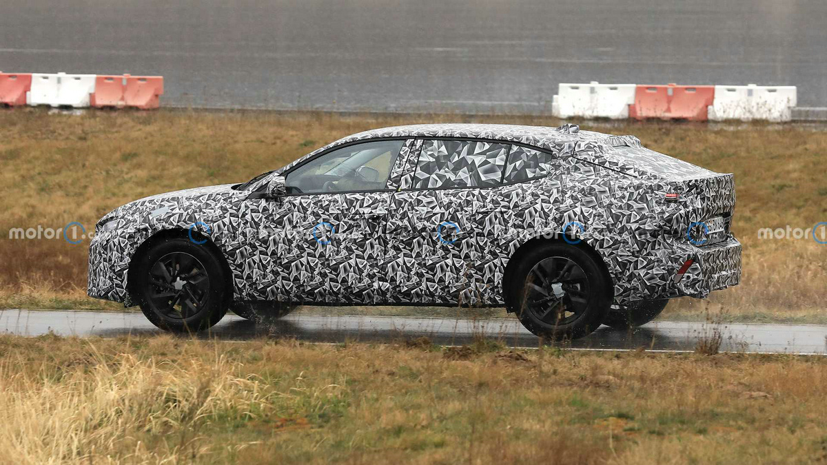 2023-peugeot-4008-spy-photo (3).jpg