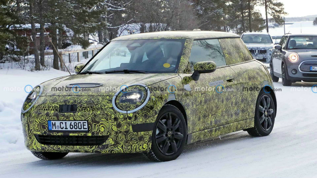 new-mini-three-door-spy-shots (1).jpg