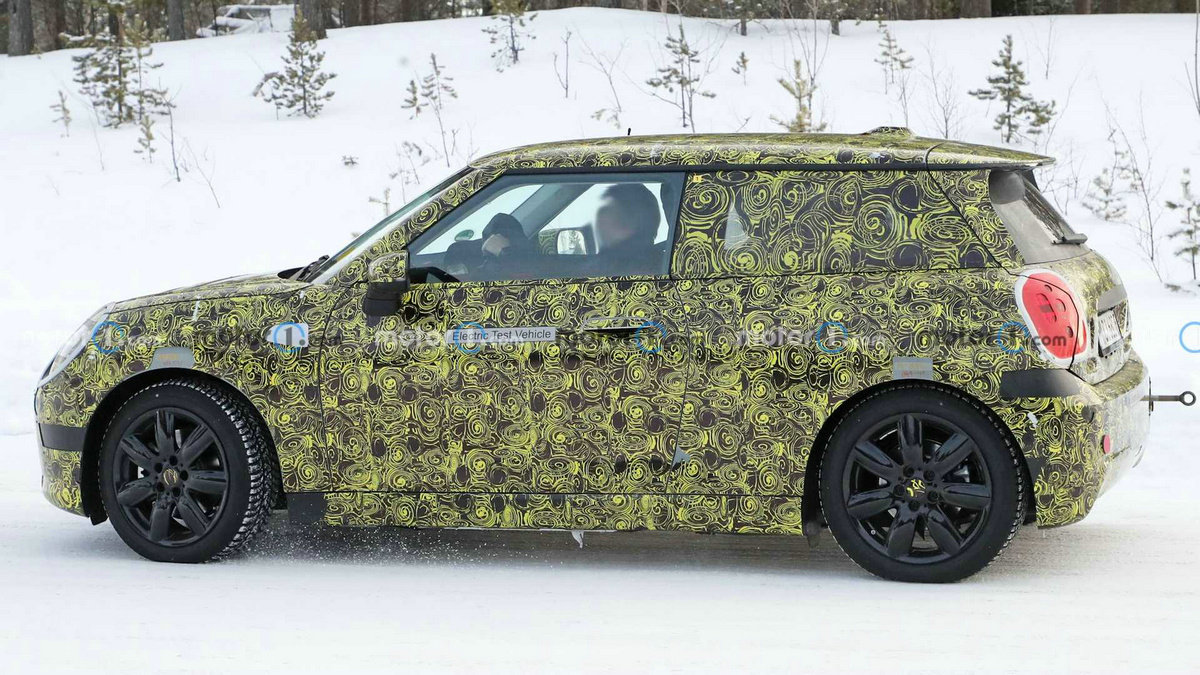 new-mini-three-door-spy-shots (2).jpg