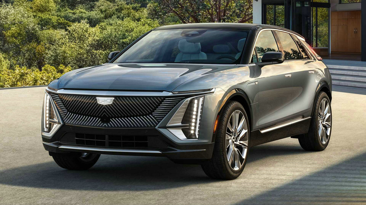 2023-cadillac-lyriq-production-model-exterior (2).jpg