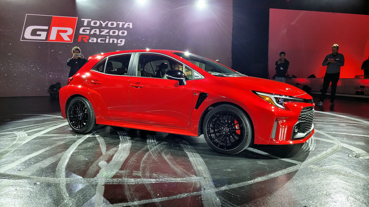 2023-Toyota-GR-Corolla-Carscoops-007.jpg