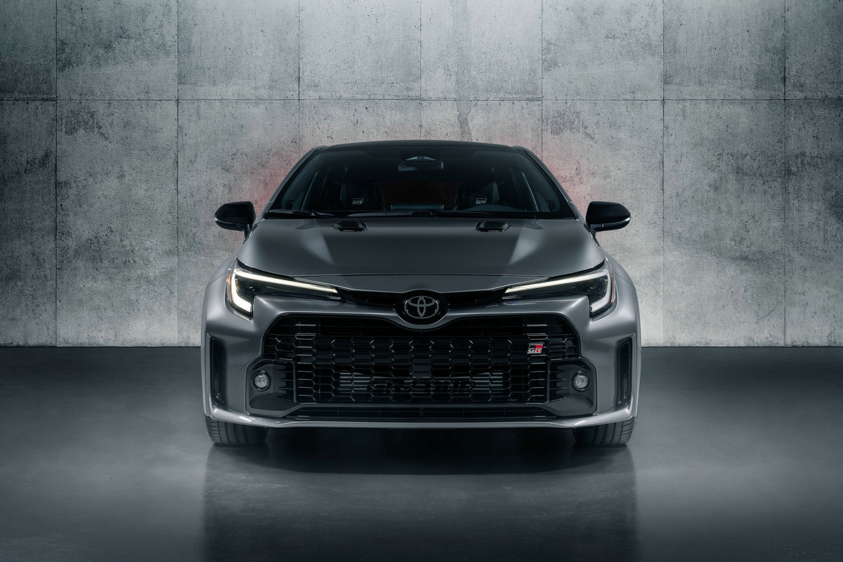 2023-Toyota-GR-Corolla-8.jpg