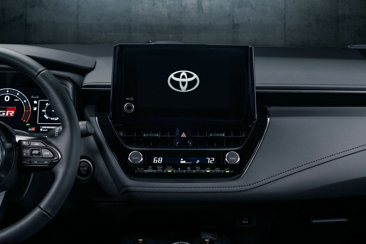 2023-Toyota-GR-Corolla-21.jpg