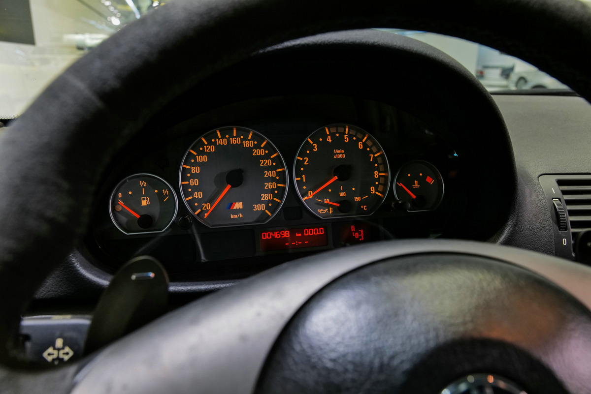 BMW-M3-CSL-9.jpg