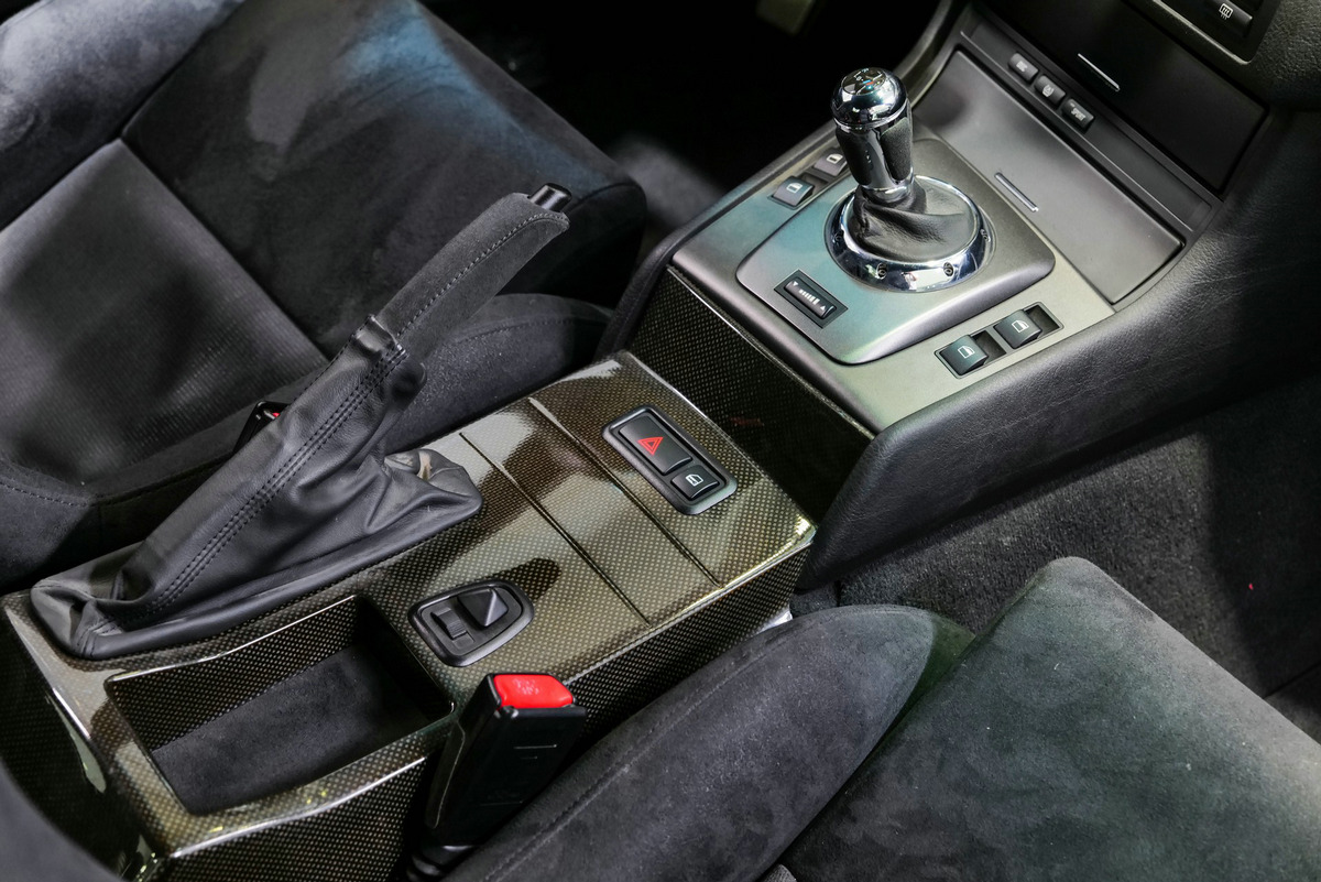 BMW-M3-CSL-10.jpg