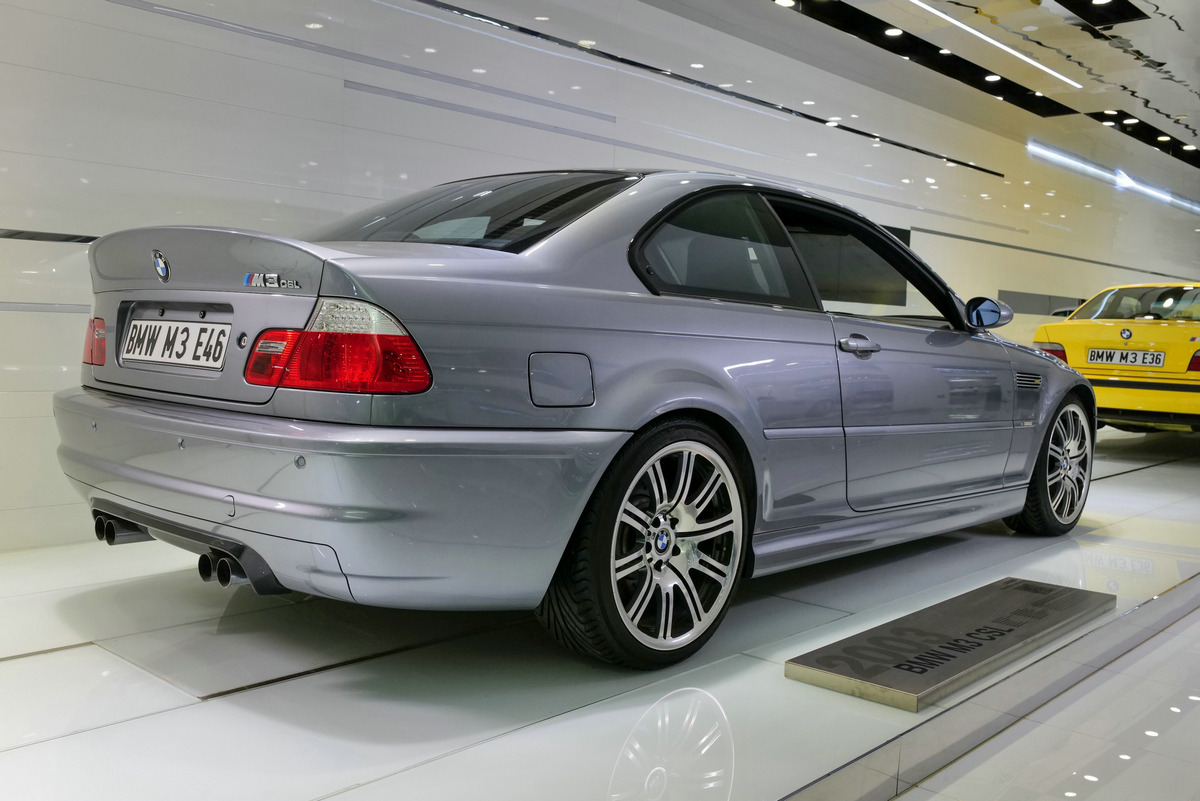 BMW-M3-CSL-2.jpg