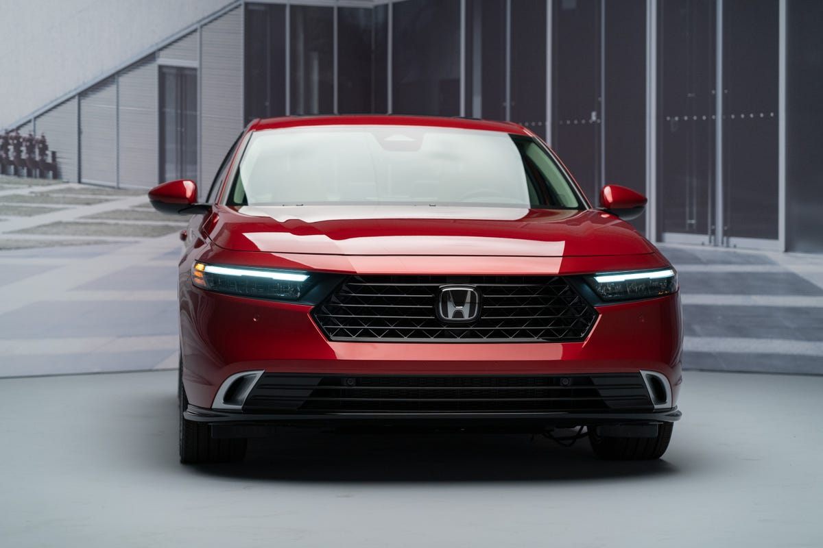 honda-accord-hybrid-2023-739239.jpg