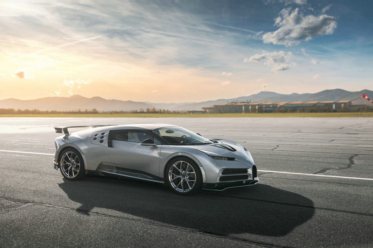 Bugatti-Centodieci-5.jpg
