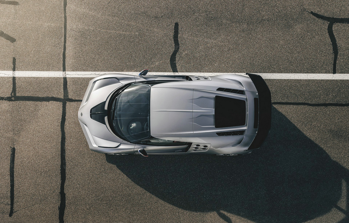 Bugatti-Centodieci-4.jpg
