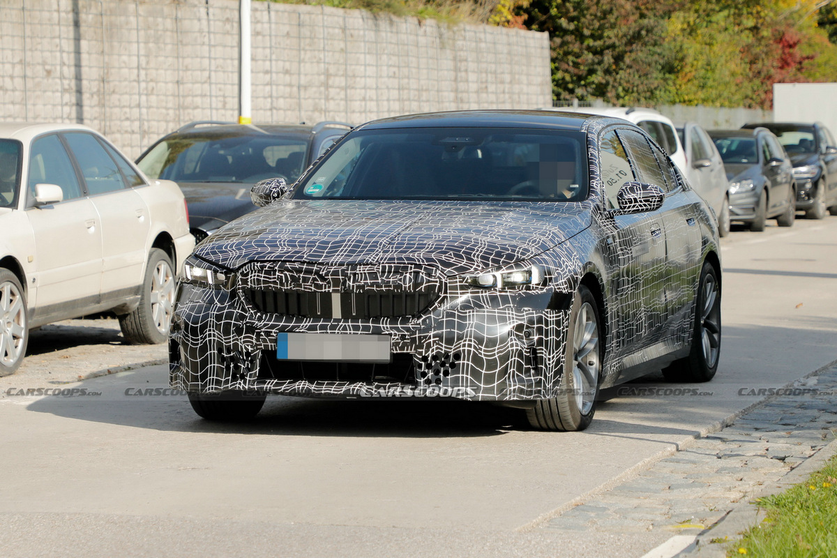 BMW-5-Series-and-i5-2.jpg