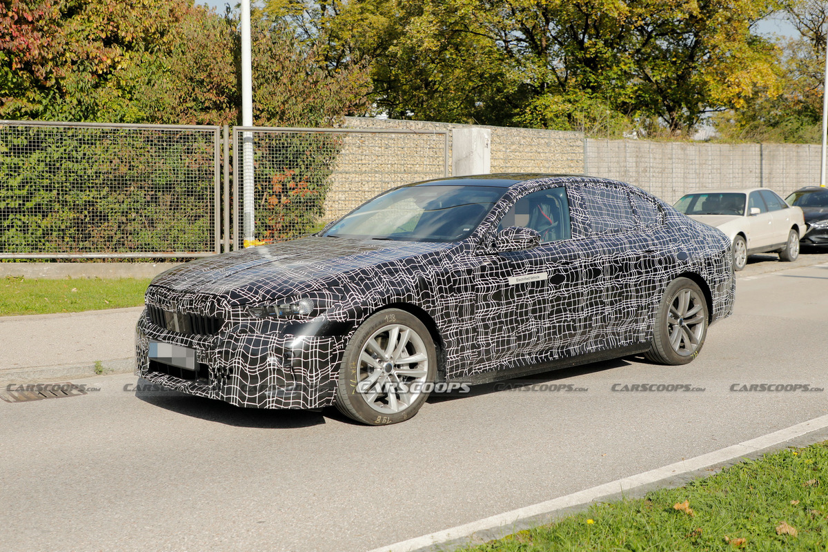 BMW-5-Series-and-i5-4.jpg