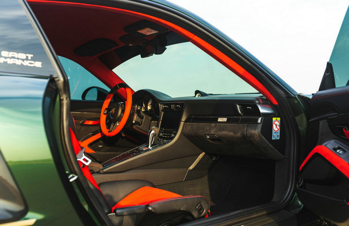 MANHART-TR-900-Porsche-911-GT2-RS-35.jpg