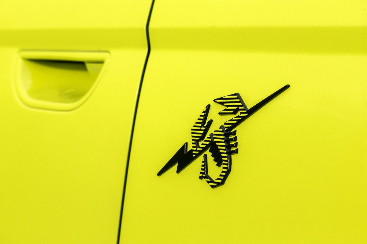 Abarth-595e-26.jpeg