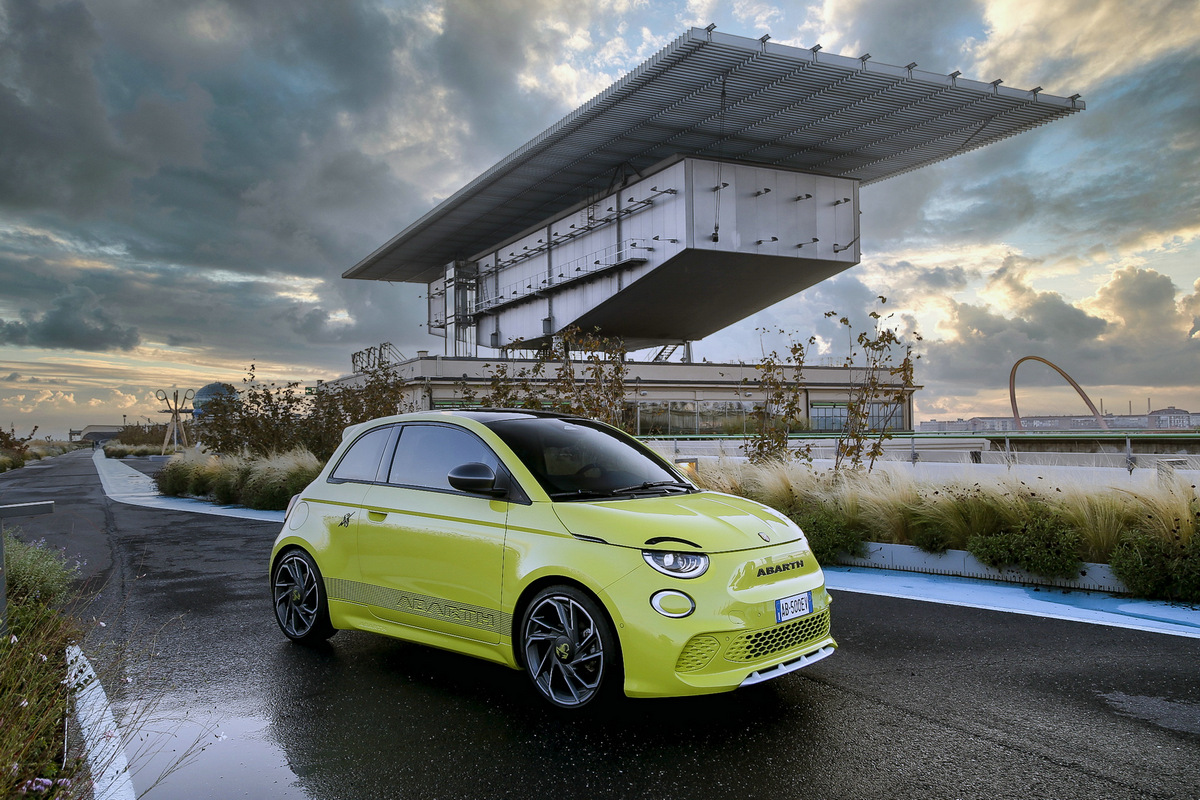 Abarth-595e-6.jpeg