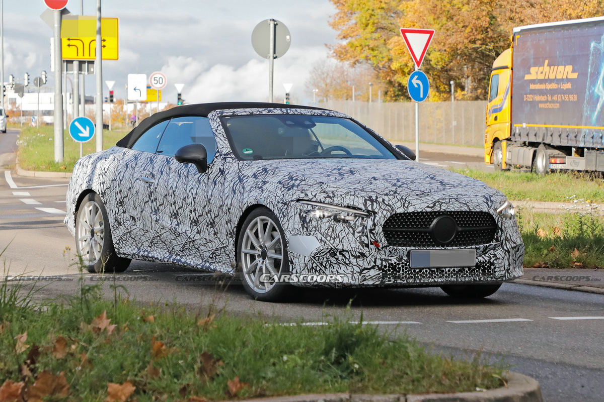 2023-Mercedes-CLE-Convertible-17.jpg