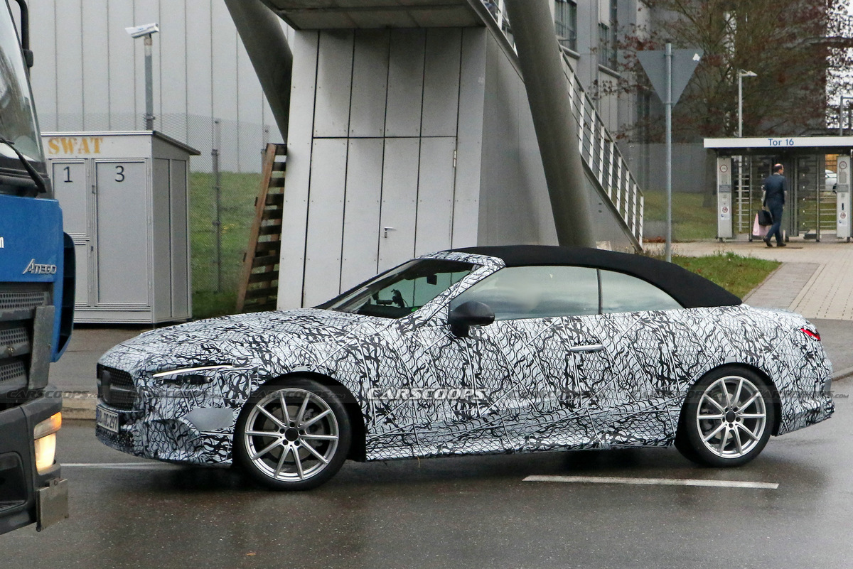 2023-Mercedes-CLE-Convertible-11.jpg