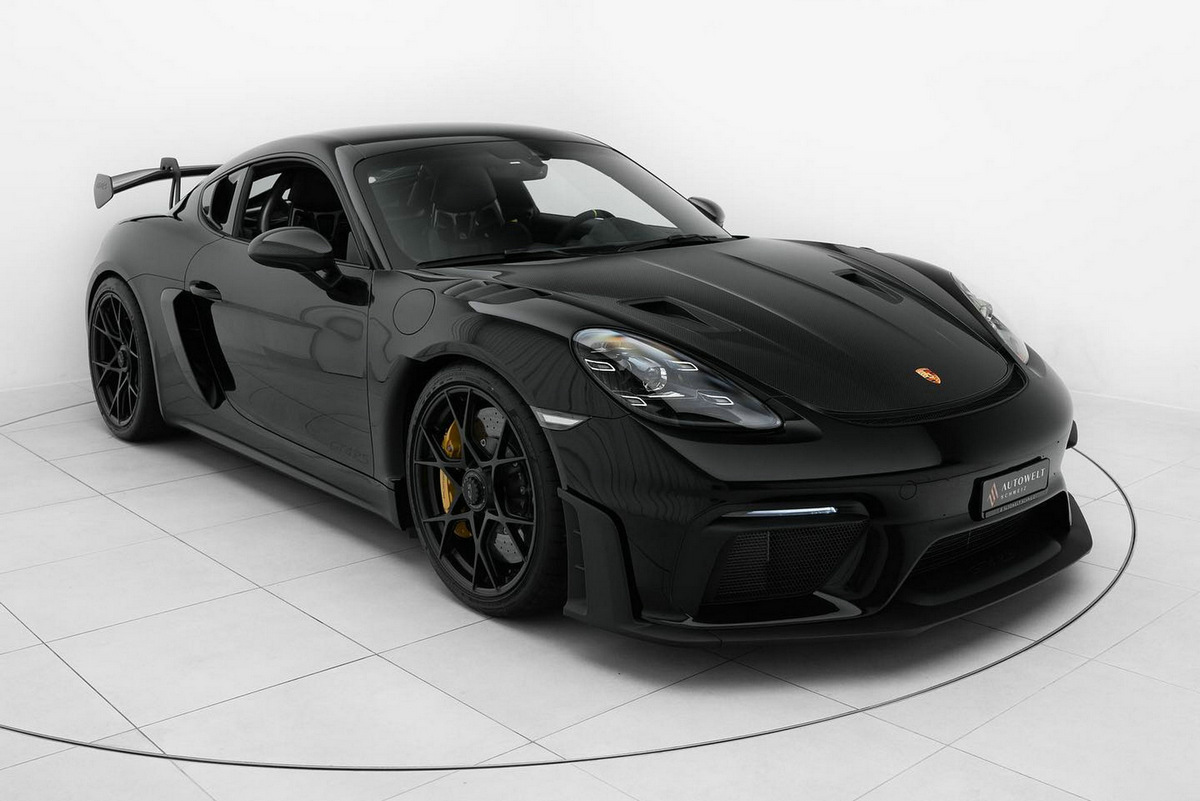 Black-Porsche-Cayman-GT4-RS-Weissach-1.jpg