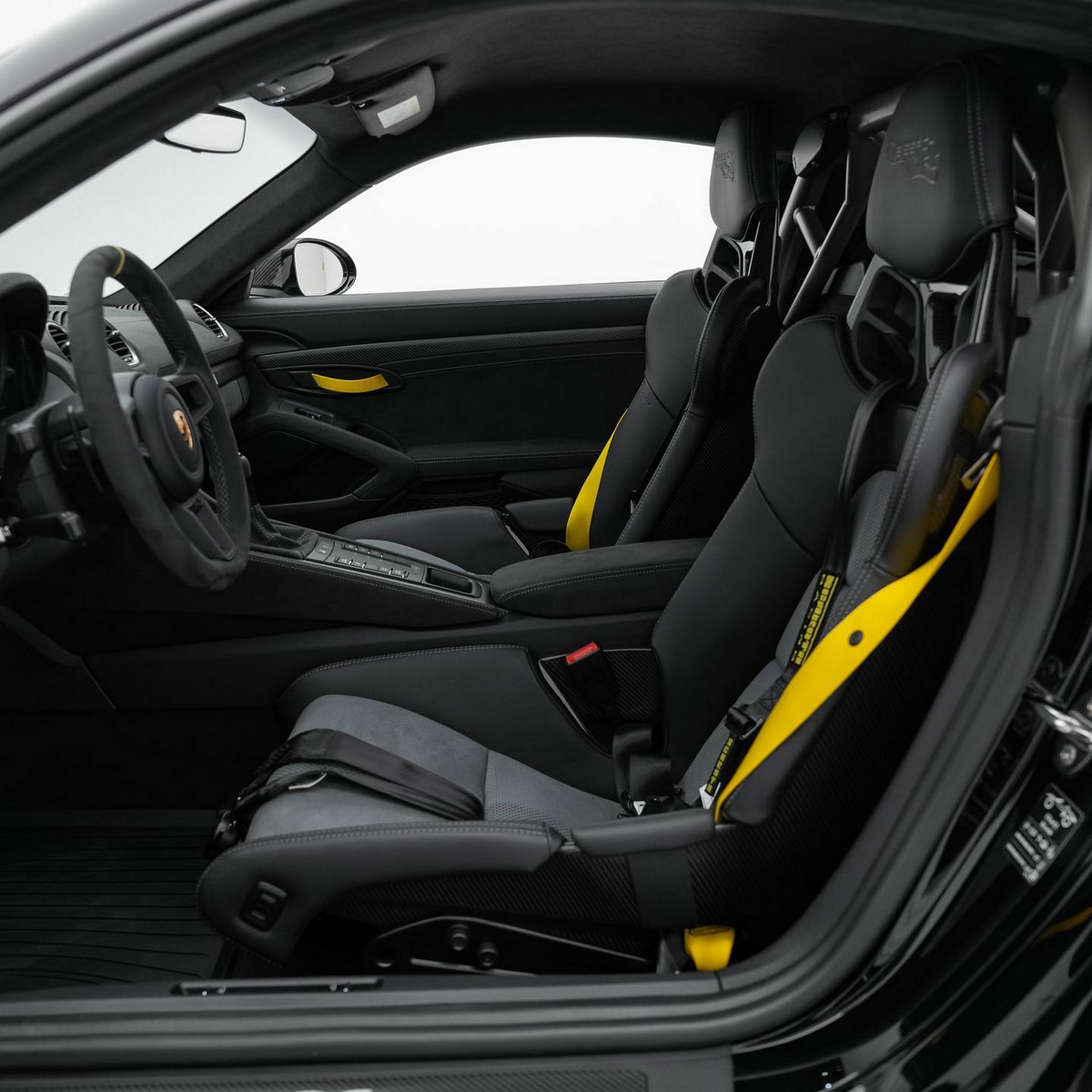 Black-Porsche-Cayman-GT4-RS-Weissach-8.jpg