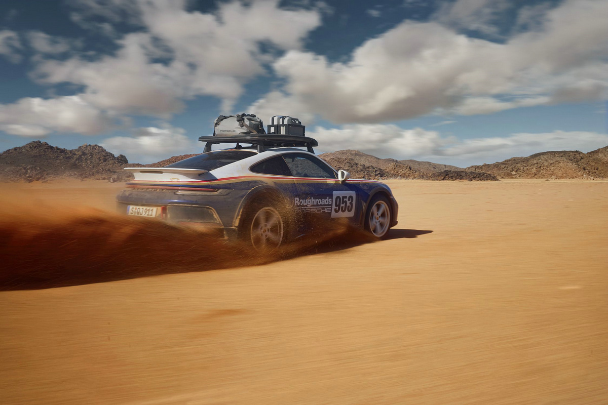 2023-porsche-911-dakar-121-1668632011.jpg