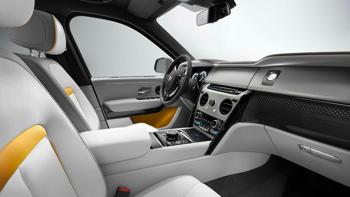rolls-royce-cullinan-inspired-by-fashion-fu-shion-temptest-grey (1).jpg