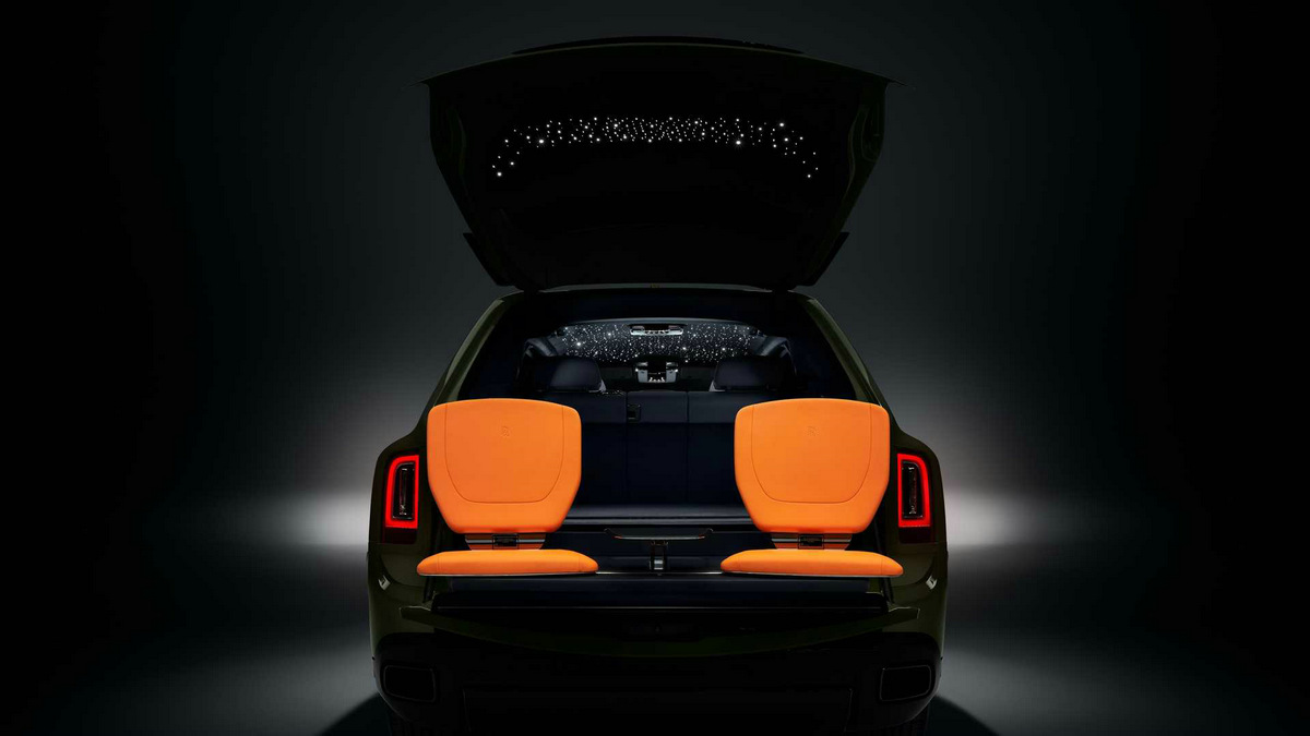 rolls-royce-cullinan-inspired-by-fashion-fu-shion-military-green (3).jpg