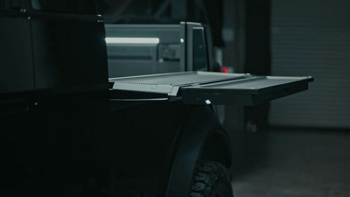 canoo-s-modular-electric-light-tactical-vehicle-goes-to-uncle-sam-for-military-field-tests_7.jpg