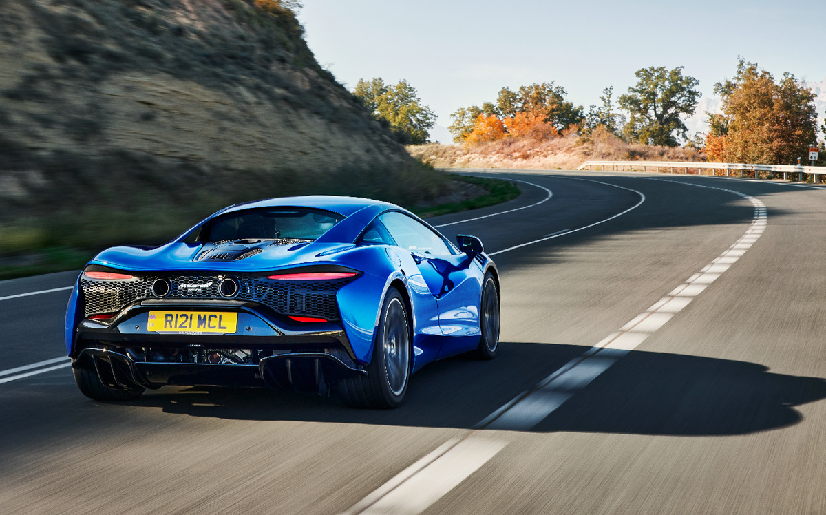 McLaren-Artura-22.jpg