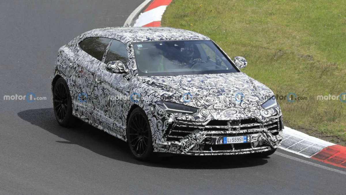 image-lamborghini-reportedly-working-on-two-electric-suvs-here-by-2029-164319610338309.jpg