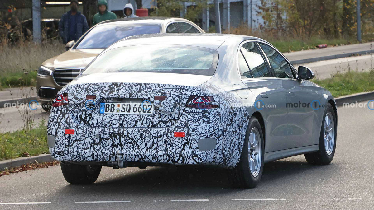 next-gen-mercedes-benz-e-class-sedan-rear-view-spy-photo.jpg