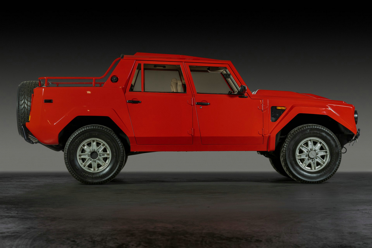 Lamborghini-LM002-3.jpg