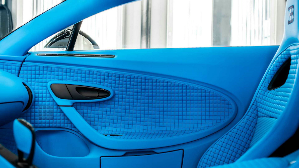bugatti-centodieci-2022-zehntes-und-letztes-exemplar (6).jpg