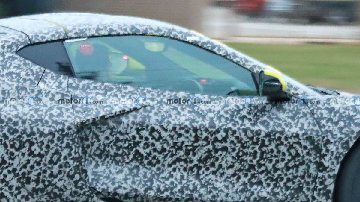 2024-chevy-corvette-e-ray-rhd-spy-photos (5).jpg