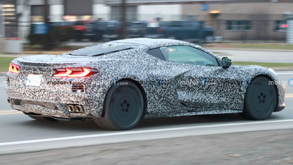 2024-chevy-corvette-e-ray-rhd-spy-photos (4).jpg