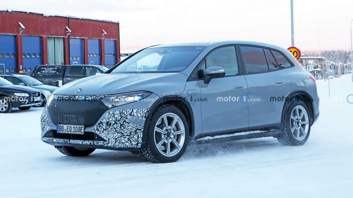 new-mercedes-maybach-eqs-suv-spy-shots (3).jpg