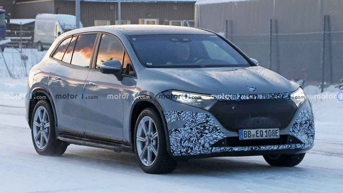 new-mercedes-maybach-eqs-suv-spy-shots (6).jpg
