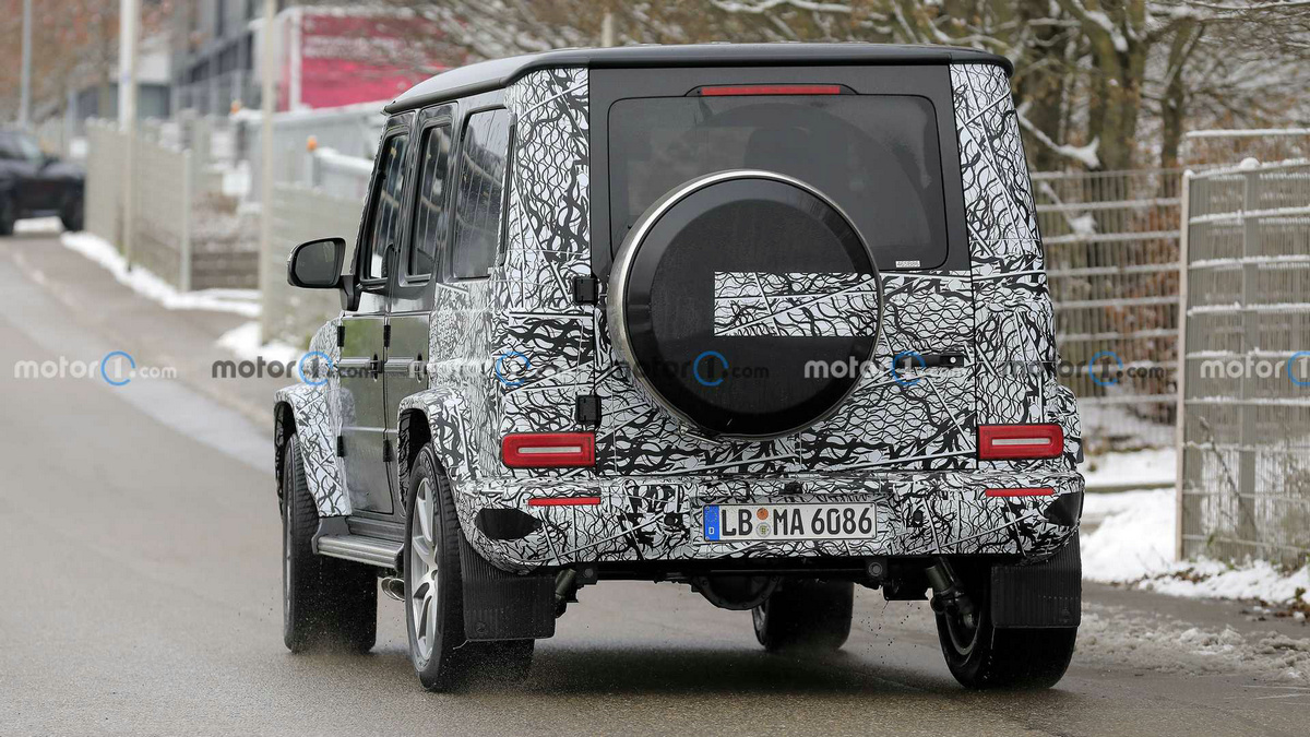 mercedes-benz-g-class-facelift-spy-photo (5).jpg