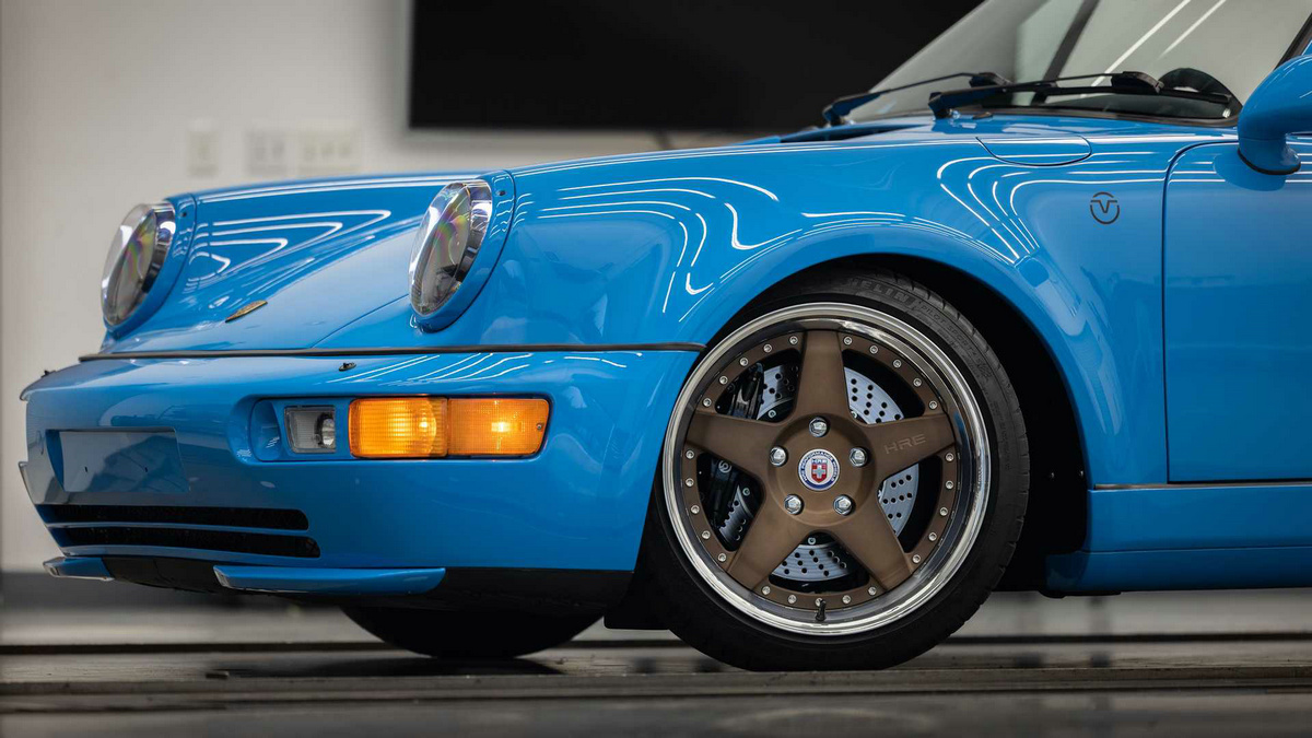 porsche-911-964-by-everrati (3).jpg