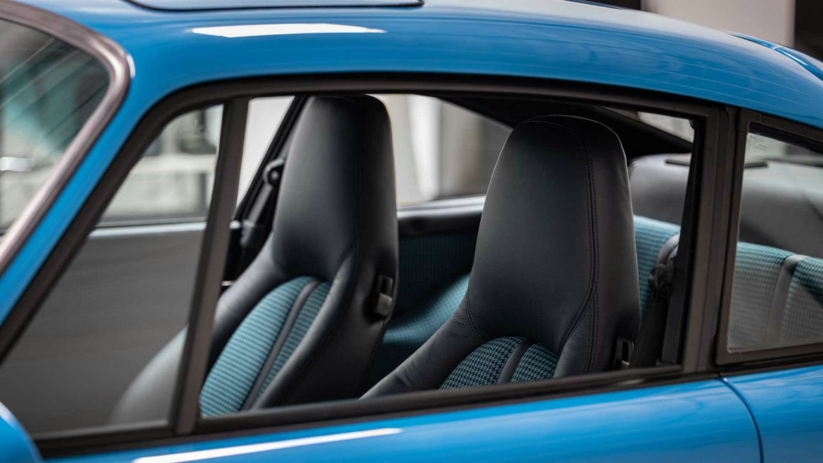 porsche-911-964-by-everrati (5).jpg