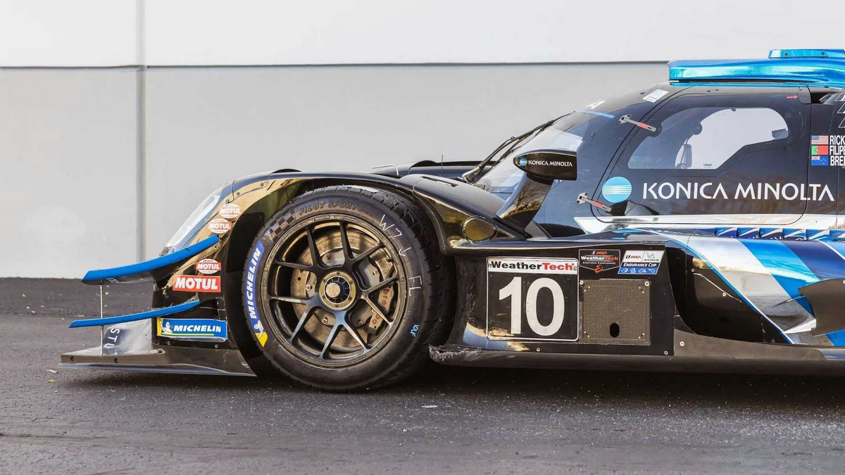 acura-arx-05-dpi-race-car-auction (11).jpg