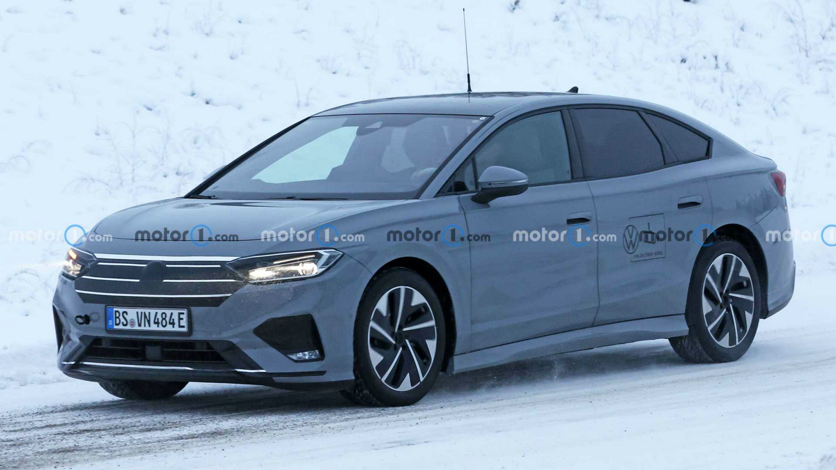 new-volkswagen-id.7-spy-shots (4).jpg