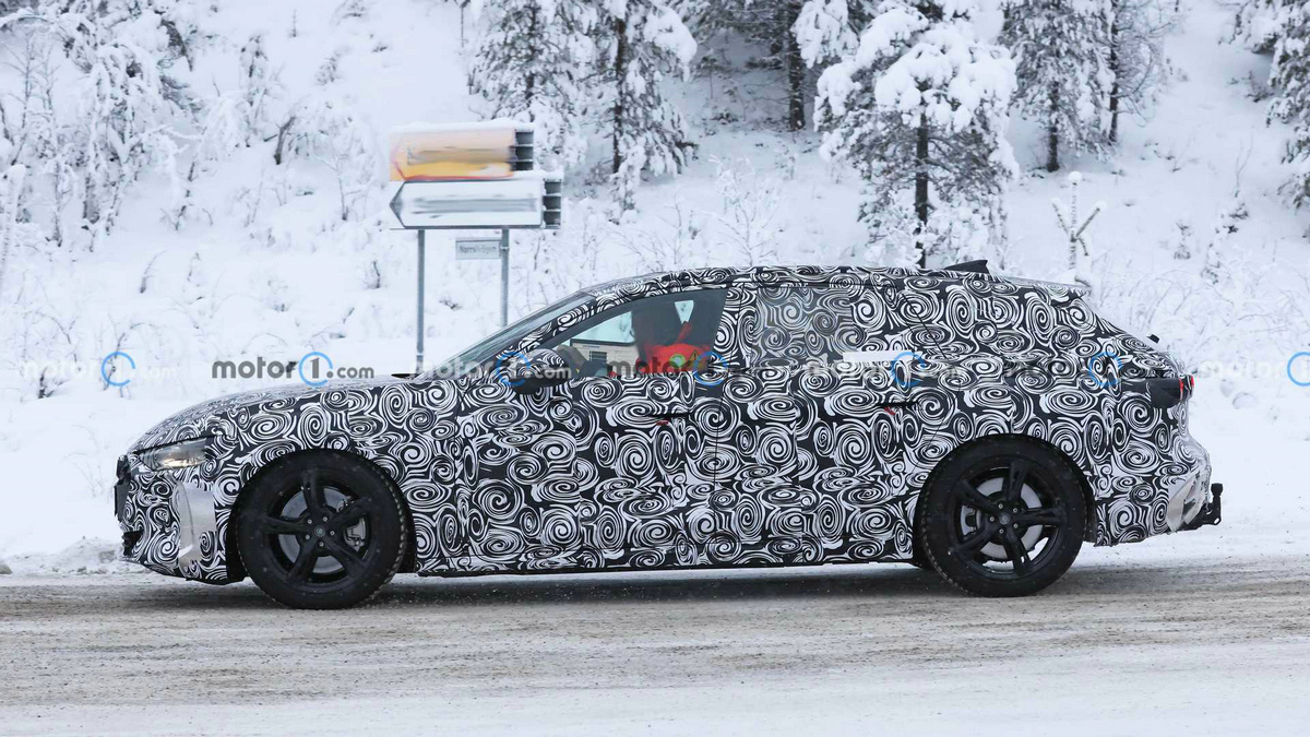 next-gen-audi-s4-avant-spy-photo (2).jpg