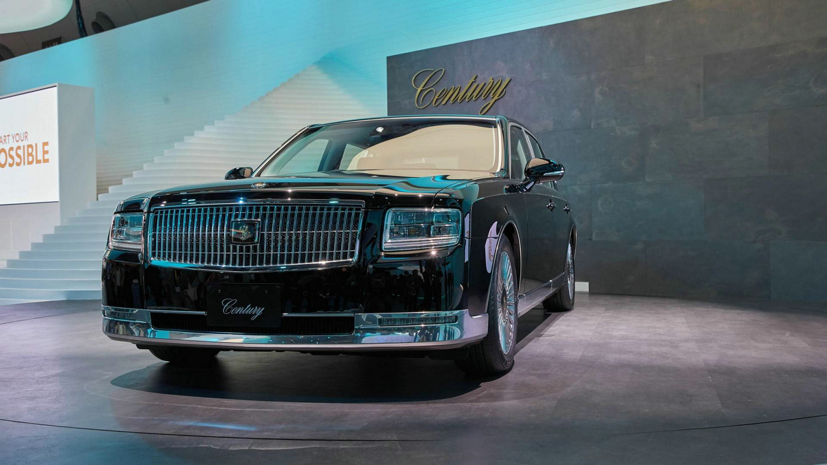 2018-toyota-century (2).jpg