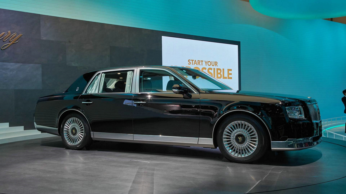 2018-toyota-century (3).jpg
